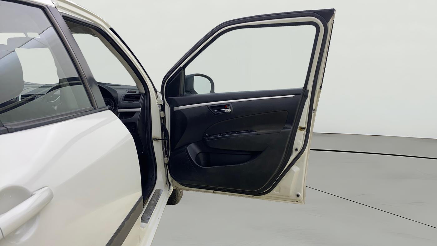 2015 Maruti Swift VXI, Petrol, Manual, 58,070 km, RHS Front Door