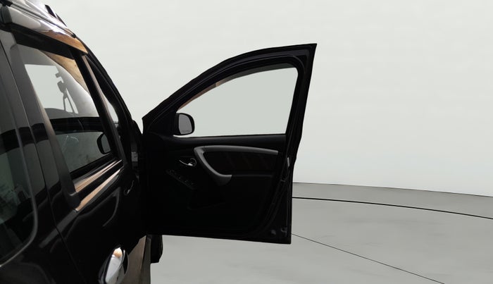 2020 Renault Duster RXZ 1.3 TURBO PETROL MT, Petrol, Manual, 34,950 km, RHS Front Door