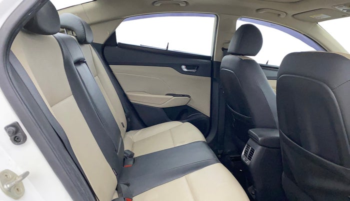 2019 Hyundai Verna 1.6 VTVT SX (O) AT, Petrol, Automatic, 98,649 km, Right Side Rear Door Cabin