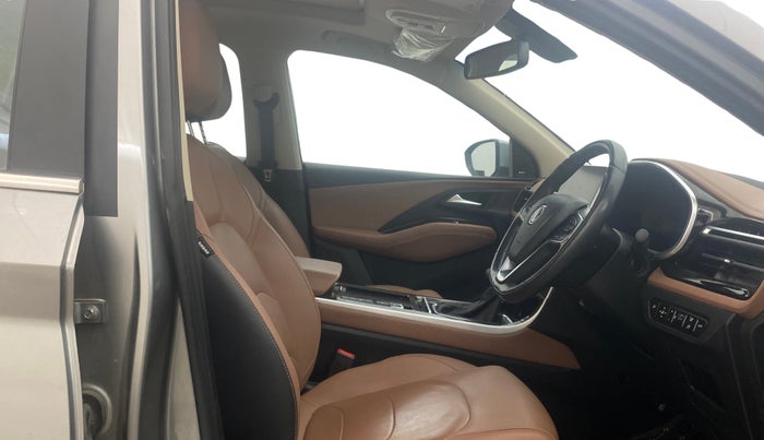 2023 MG HECTOR PLUS SHARP PRO 1.5 PETROL TURBO CVT 7 STR, Petrol, Automatic, 88,098 km, Right Side Front Door Cabin