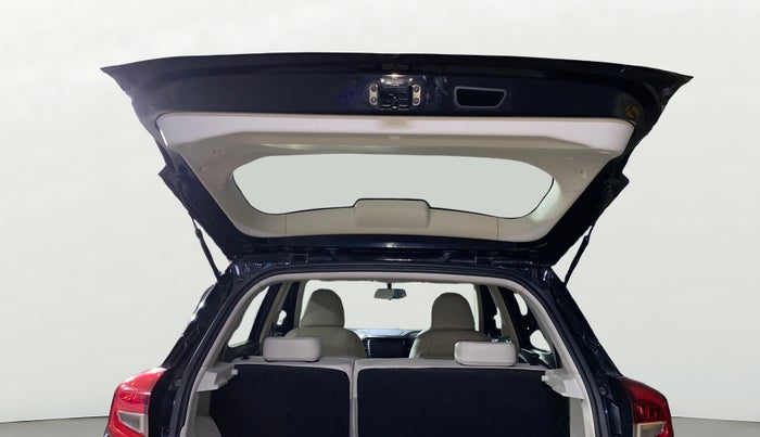 2023 Mahindra XUV300 W6 1.2 PETROL, Petrol, Manual, 8,518 km, Boot Door Open