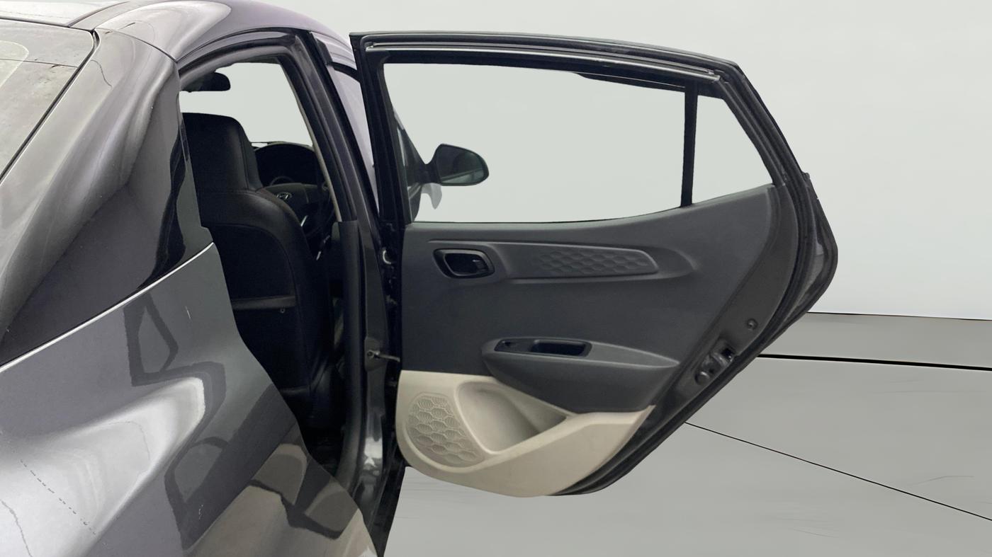2022 Hyundai AURA S 1.2 CNG, CNG, Manual, 1,36,580 km, RHS Rear Door
