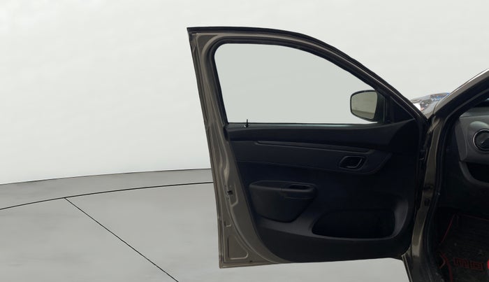 2017 Renault Kwid RXT 1.0 AMT, Petrol, Automatic, 1,01,121 km, LHS Front Door