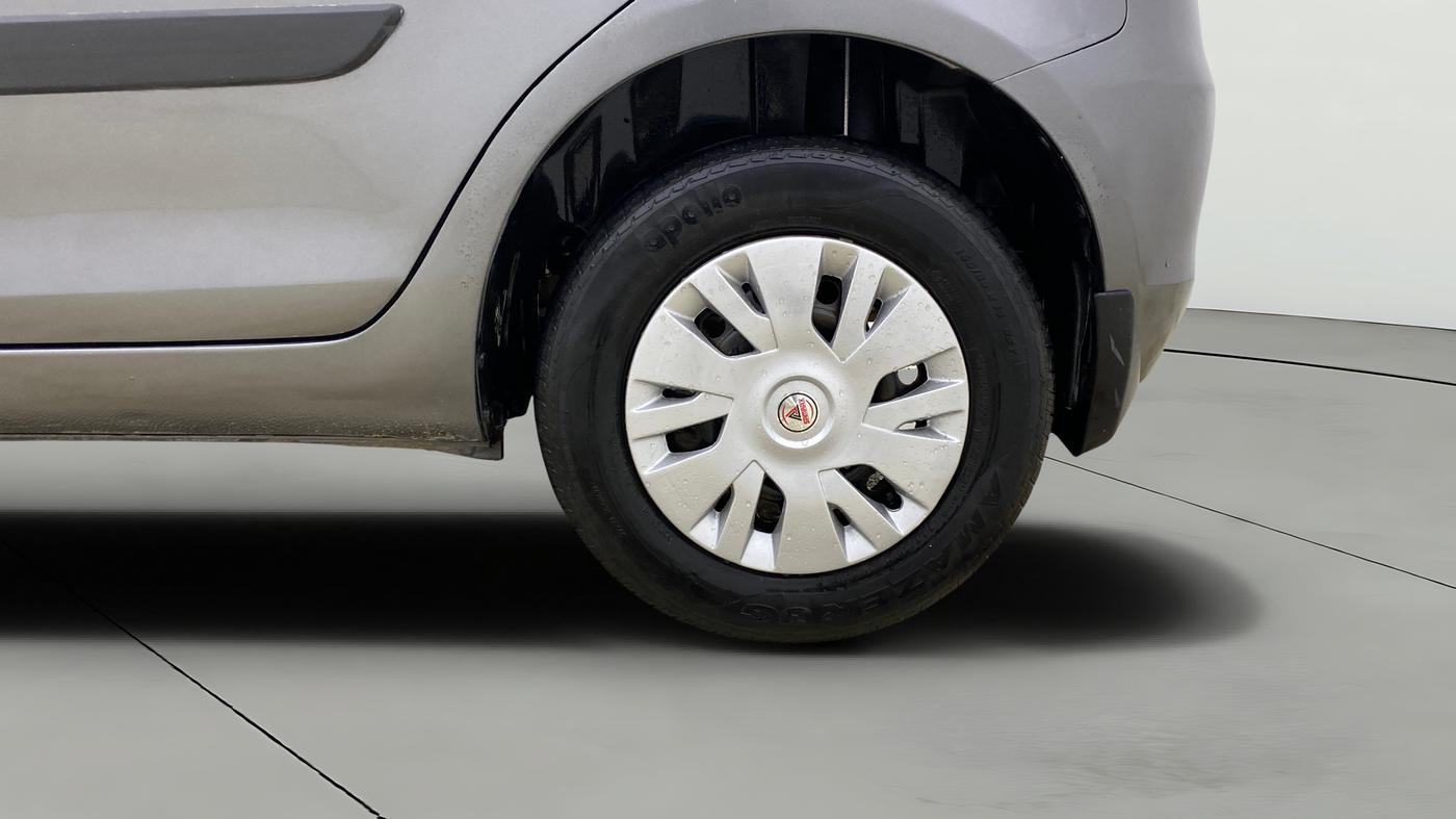 2017 Maruti Swift VXI, Petrol, Manual, 45,756 km, Left Rear Wheel