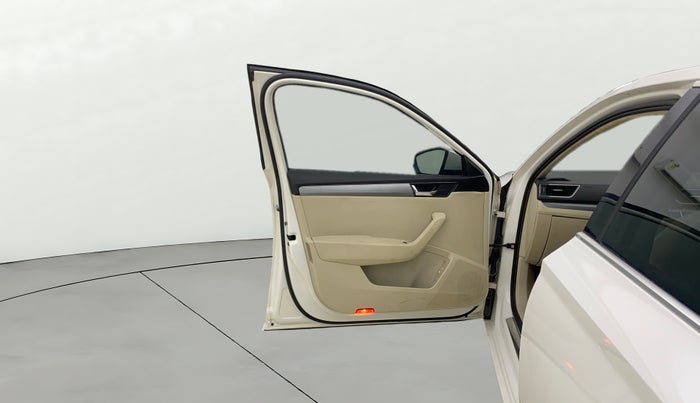 2016 Skoda Superb STYLE 1.8 TSI MT, Petrol, Manual, 48,474 km, LHS Front Door