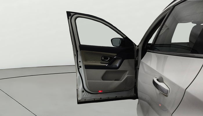 2023 Tata Safari XZA PLUS O 6STR, Diesel, Automatic, 33,899 km, LHS Front Door