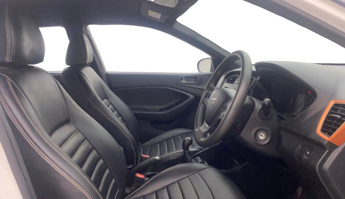 2017 Hyundai Elite i20 ASTA 1.2 DUAL TONE, Petrol, Manual, 90,554 km, Right Side Front Door Cabin