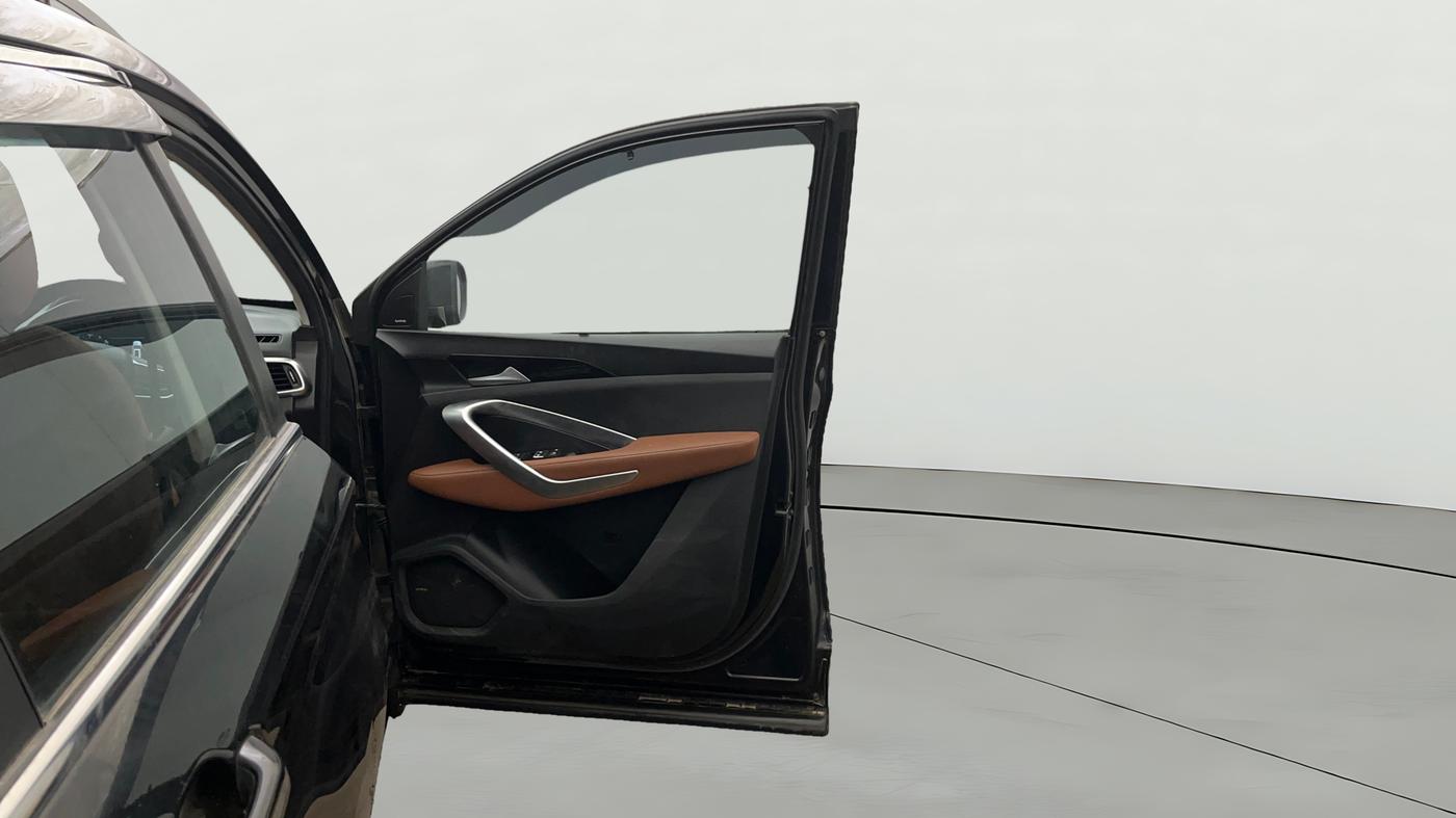 2022 MG HECTOR PLUS SHARP 1.5 PETROL TURBO CVT 6-STR, Petrol, Automatic, 42,456 km, RHS Front Door