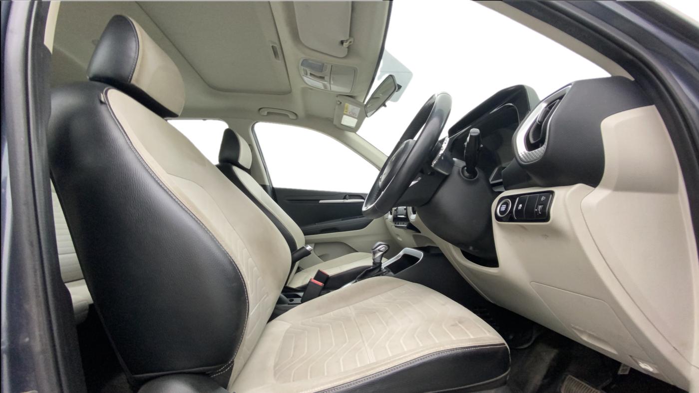 2023 KIA SONET 	 HTX 1.0 TURBO DCT, Petrol, Automatic, 63,491 km, Right Side Front Door Cabin