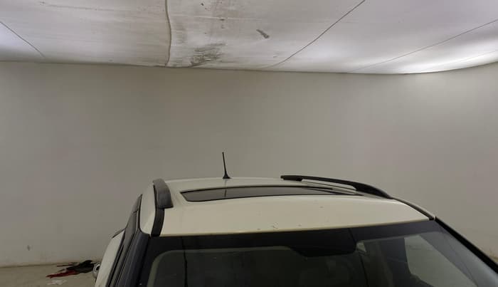 2022 Mahindra XUV300 W8 (O) 1.2 PETROL AMT, Petrol, Automatic, 80,718 km, Roof