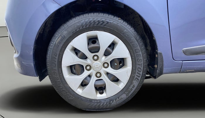 2015 Hyundai Xcent S 1.2, Petrol, Manual, 1,00,412 km, Left Front Wheel