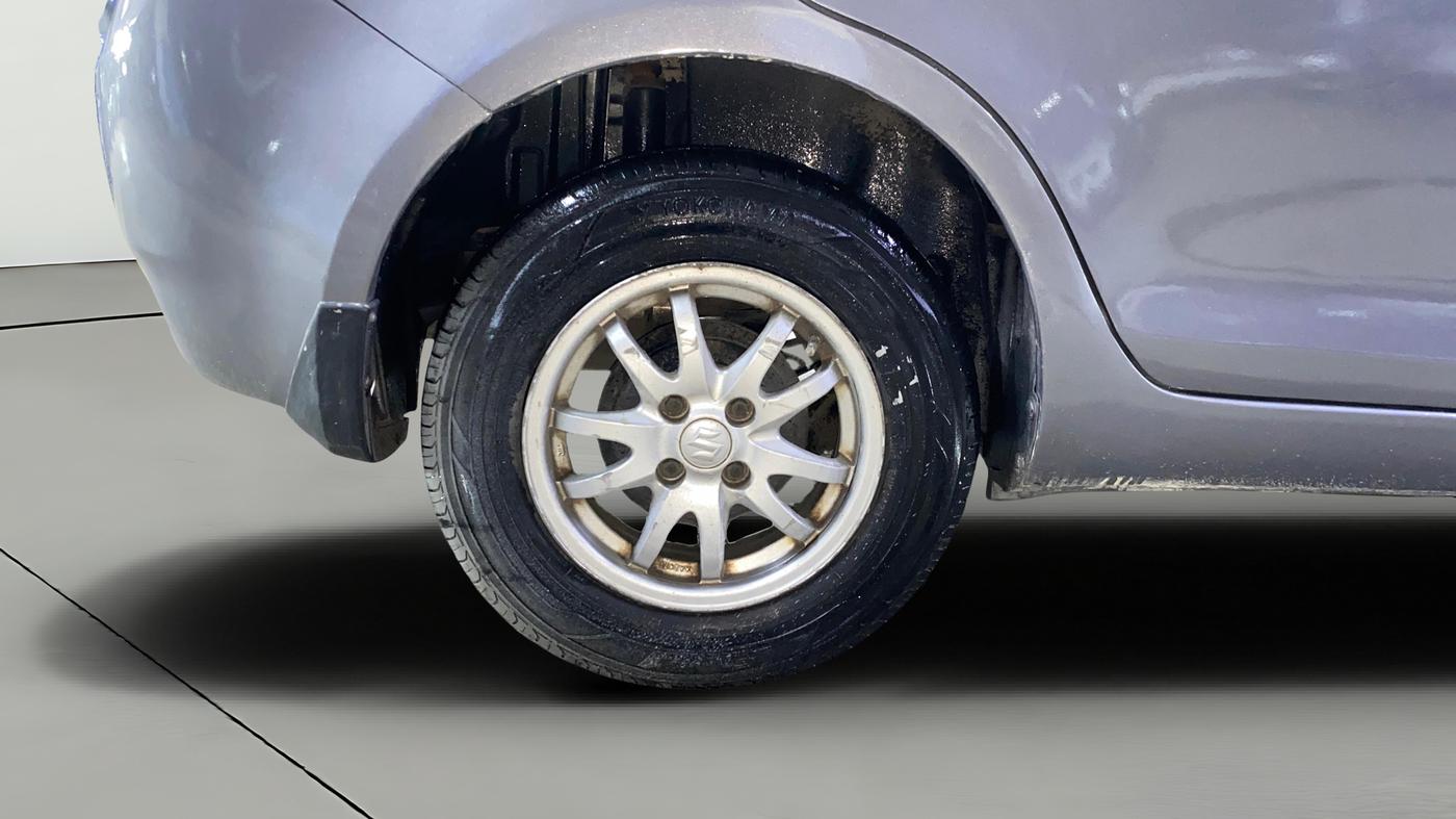 2013 Maruti Swift Dzire VDI, Diesel, Manual, 1,06,392 km, Right Rear Wheel
