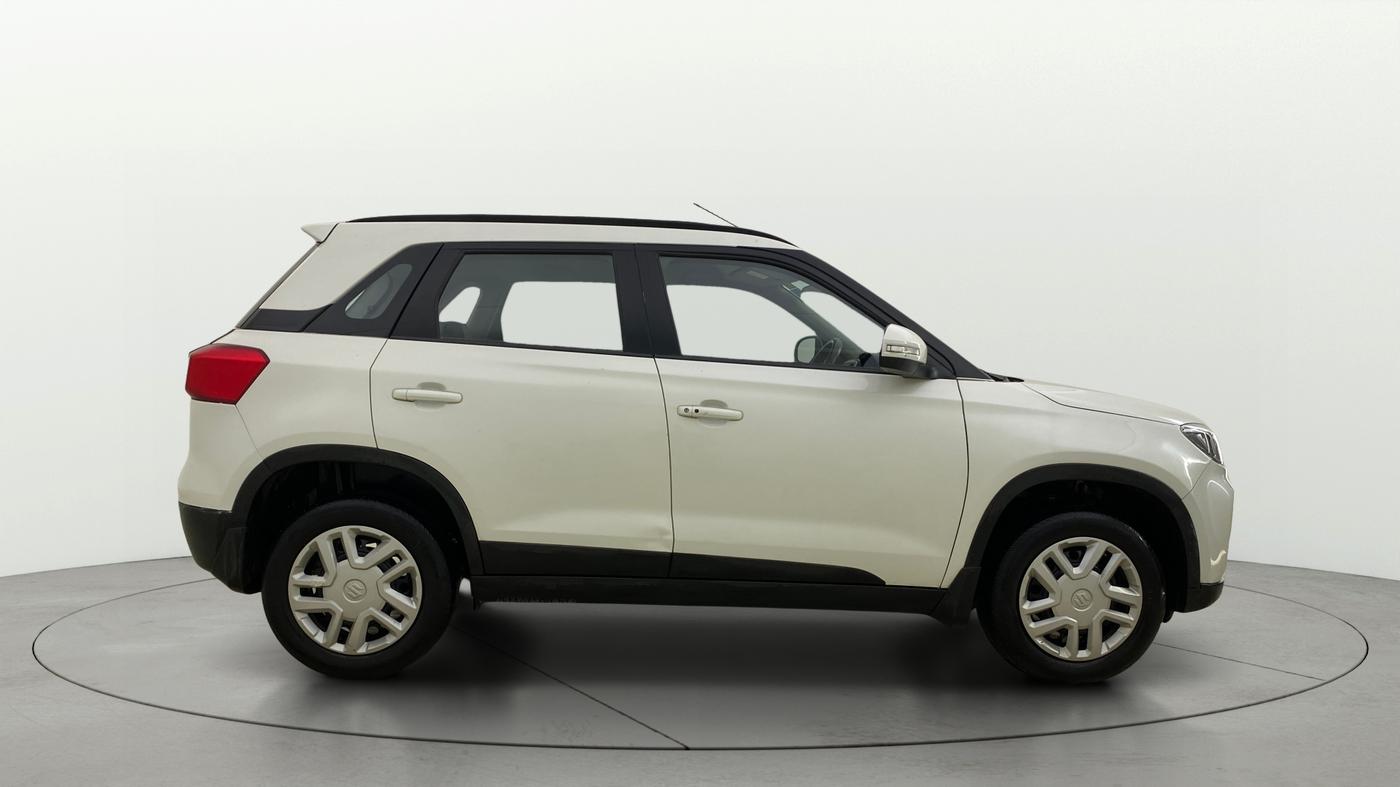 2022 Maruti Vitara Brezza VXI, Petrol, Manual, 1,23,572 km, Right Side View