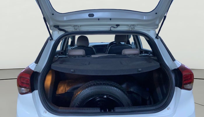 2019 Hyundai Elite i20 ASTA 1.2 (O), CNG, Manual, 1,06,100 km, Boot Open Zoomed View