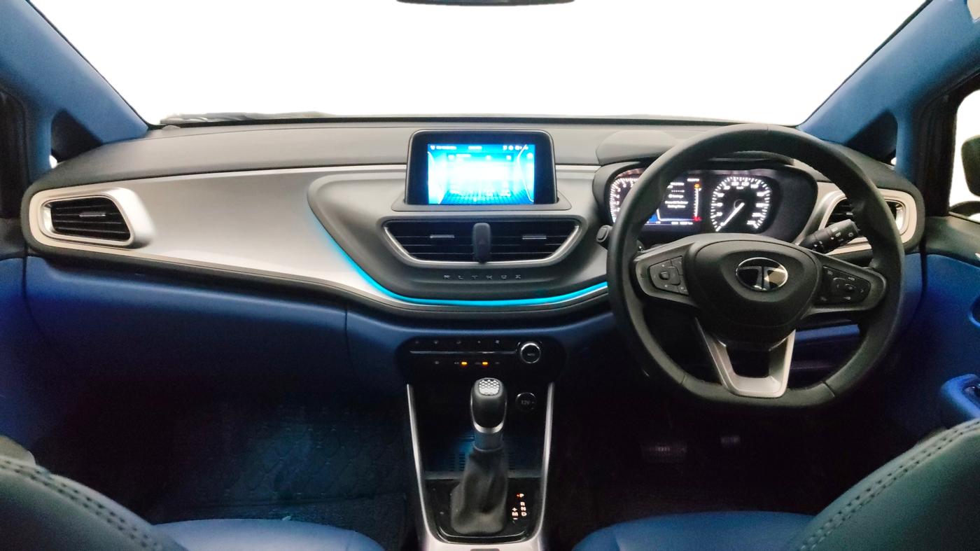 2024 Tata ALTROZ XZA + SUNROOF, Petrol, Automatic, 13,097 km, Dashboard
