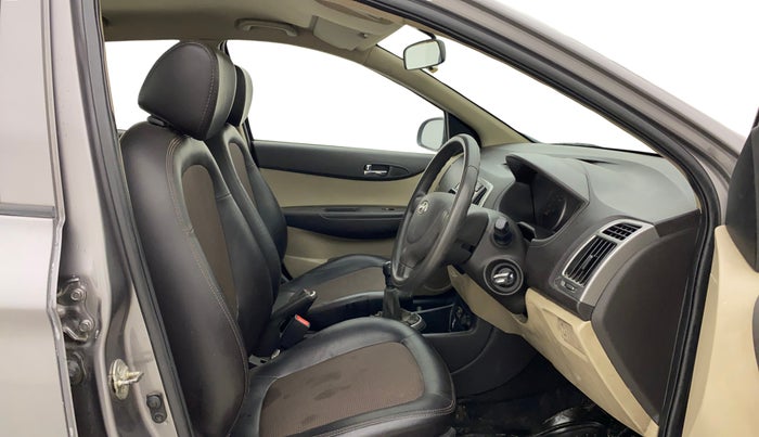 2013 Hyundai i20 MAGNA (O) 1.2, Petrol, Manual, 58,219 km, Right Side Front Door Cabin