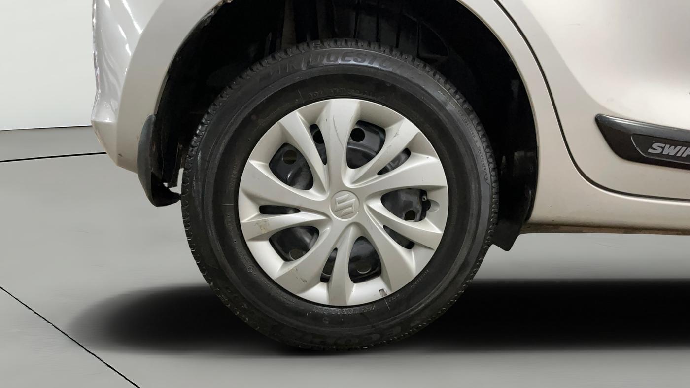 2018 Maruti Swift VXI, Petrol, Manual, 26,026 km, Right Rear Wheel