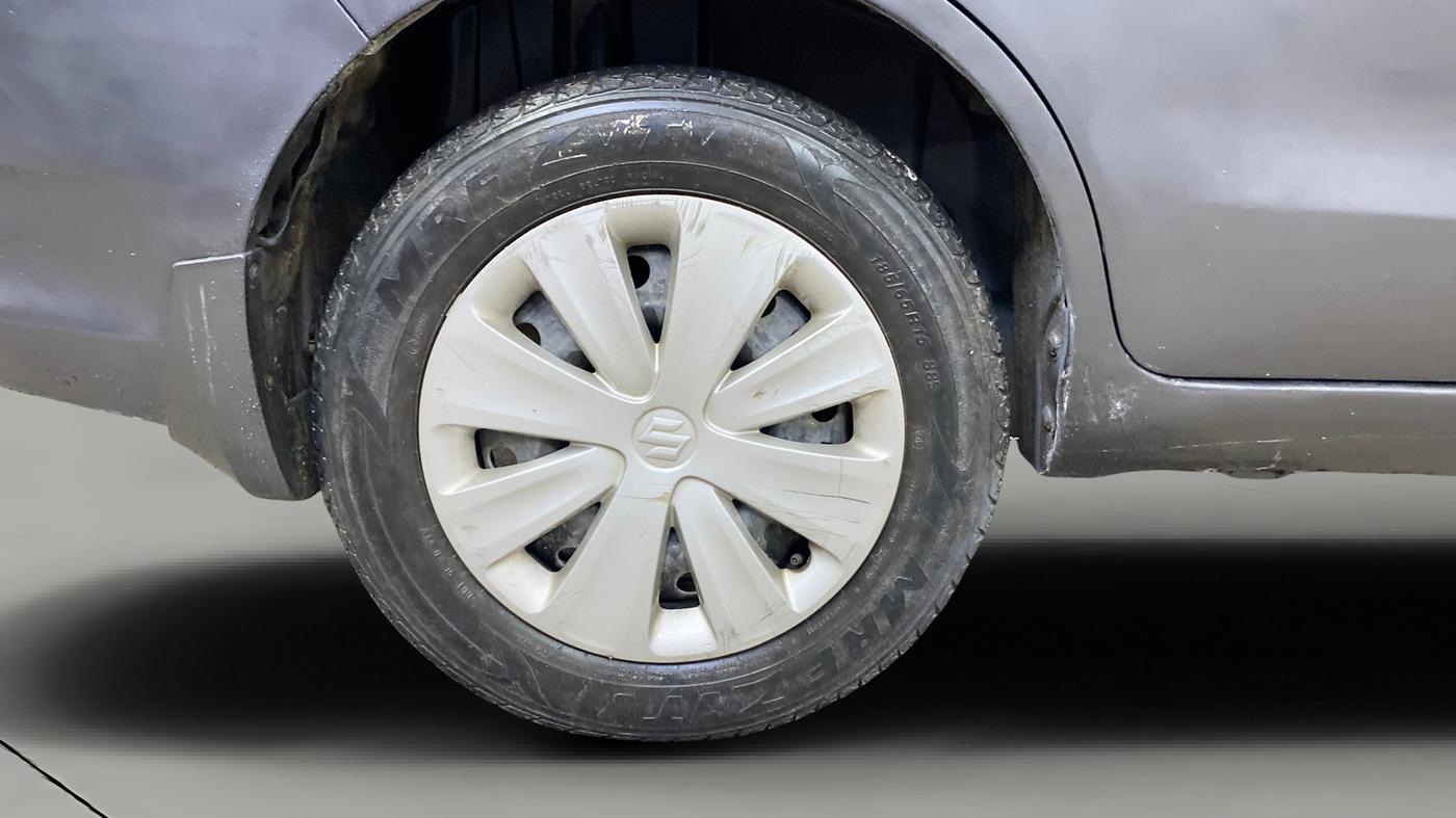 2016 Maruti Ertiga VXI, Petrol, Manual, 47,413 km, Right Rear Wheel
