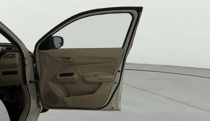 2018 Maruti Dzire LXI, CNG, Manual, 51,121 km, RHS Front Door