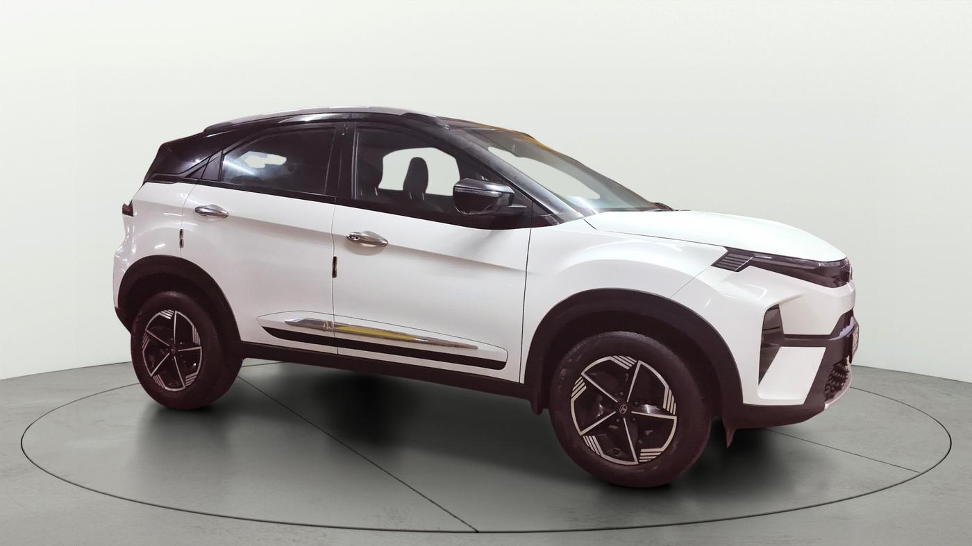 2024 Tata NEXON FEARLESS + SUNROOF DUAL TONE 1.5 DIESEL, Diesel, Manual, 79,275 km, Right Front Diagonal