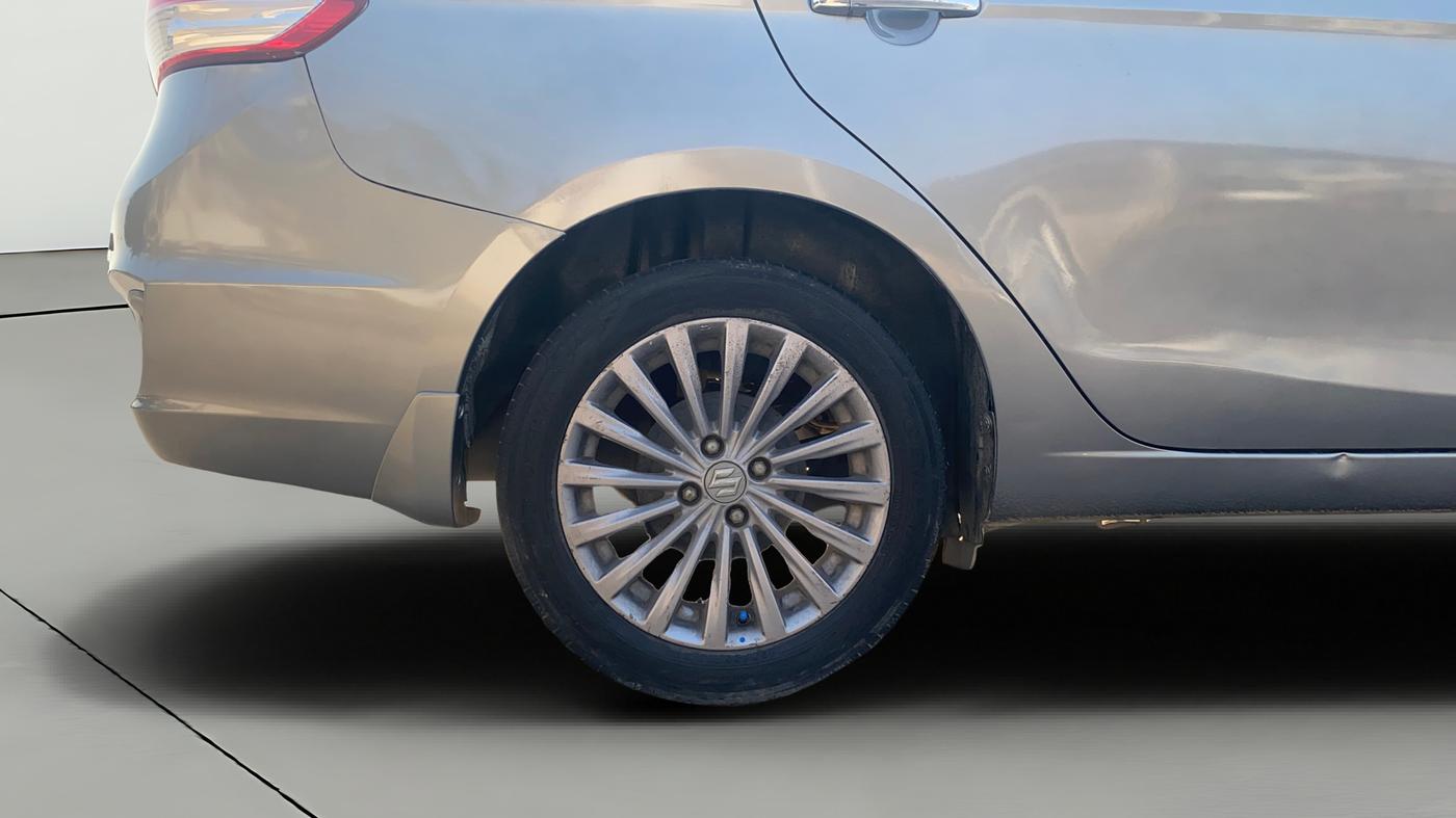 2018 Maruti Ciaz ALPHA 1.4 PETROL, Petrol, Manual, 1,08,236 km, Right Rear Wheel