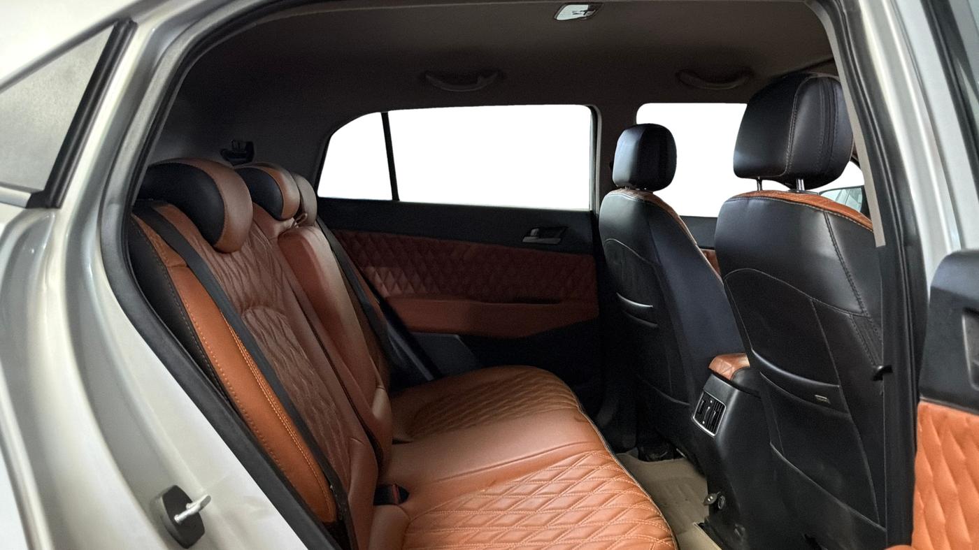 2016 Hyundai Creta S PLUS 1.6 AT DIESEL, Diesel, Automatic, 79,071 km, Right Side Rear Door Cabin