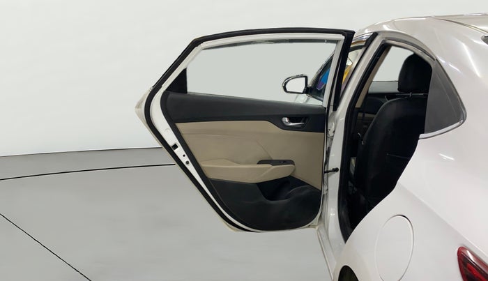 2018 Hyundai Verna 1.4 EX PETROL, Petrol, Manual, 43,601 km, LHS Rear Door