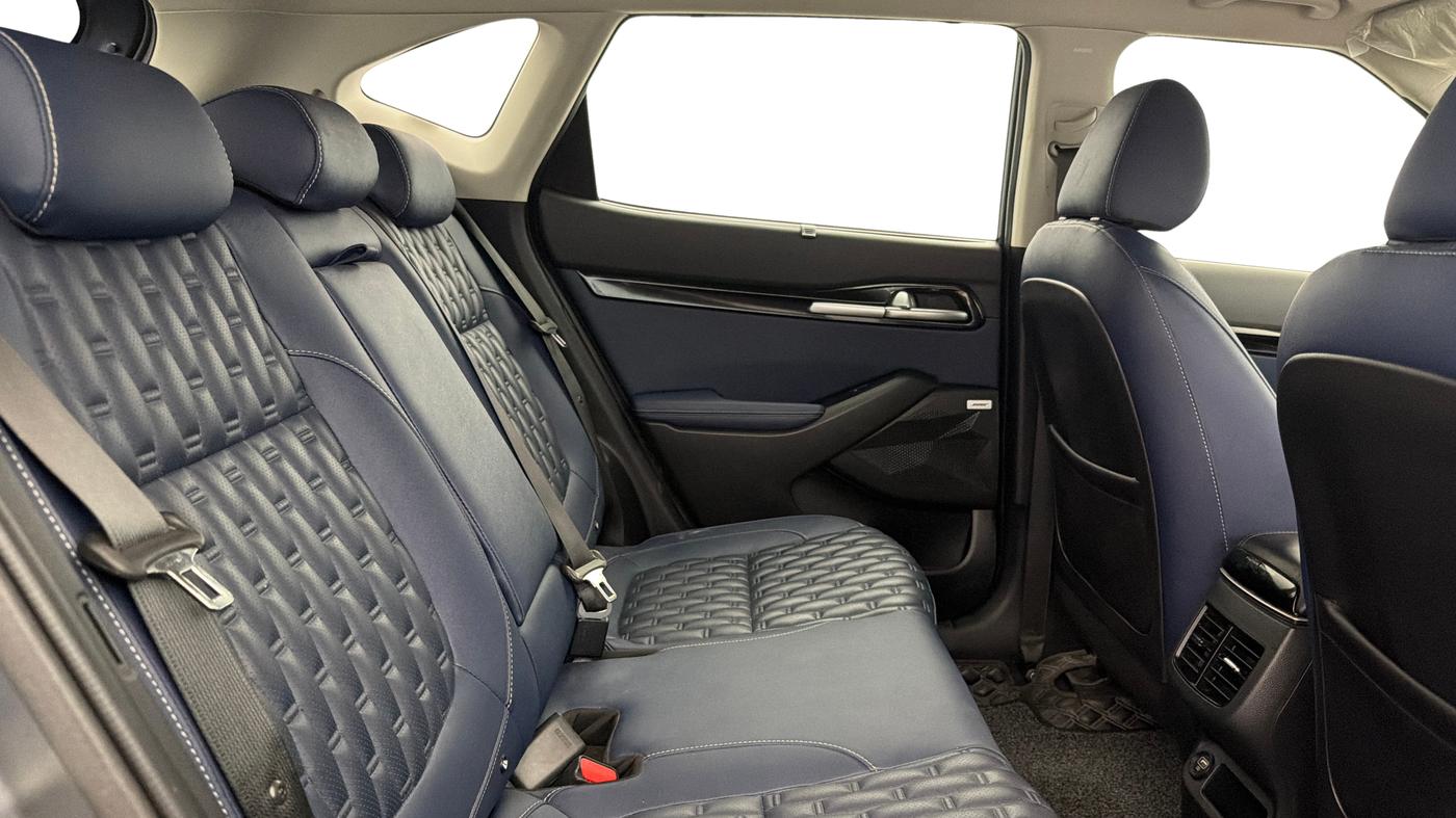 2023 KIA SELTOS X LINE 1.5 DIESEL AT, Diesel, Automatic, 65,976 km, Right Side Rear Door Cabin