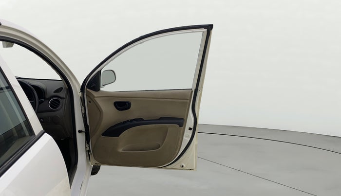 2015 Hyundai i10 MAGNA 1.1, CNG, Manual, 68,805 km, RHS Front Door