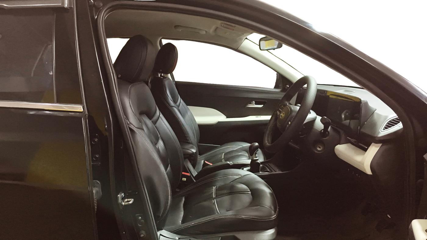 2023 Hyundai Verna S MT 1.5 MPI, Petrol, Manual, 31,862 km, Right Side Front Door Cabin