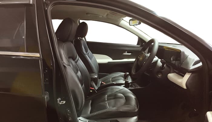 2023 Hyundai Verna S MT 1.5 MPI, Petrol, Manual, 31,793 km, Right Side Front Door Cabin