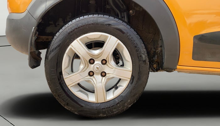 2019 Renault TRIBER RXZ, Petrol, Manual, 55,247 km, Right Rear Wheel