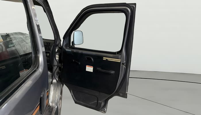 2019 Maruti Eeco 5 STR WITH A/C+HTR CNG, CNG, Manual, 1,06,043 km, RHS Front Door