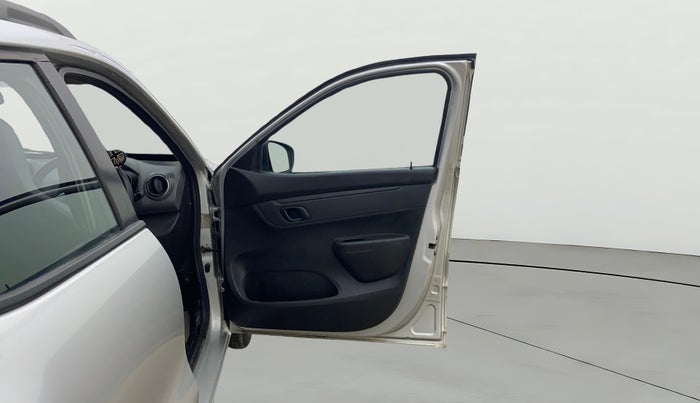 2017 Renault Kwid RXT 1.0, Petrol, Manual, 79,788 km, RHS Front Door