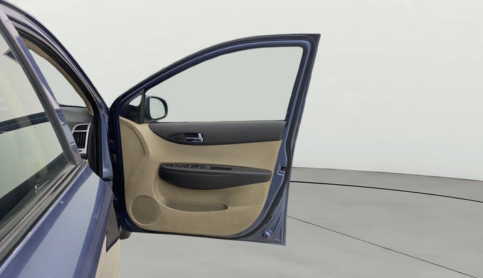 2012 Hyundai i20 SPORTZ 1.4 CRDI, Diesel, Manual, 63,414 km, RHS Front Door