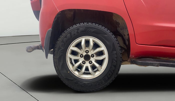 2017 Mahindra TUV300 T8 AMT, Diesel, Automatic, 83,049 km, Right Rear Wheel