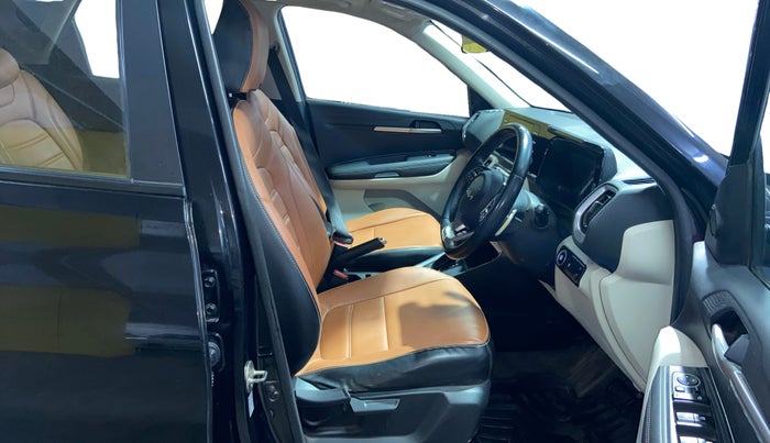 2022 KIA SONET HTX 1.5 AT, Diesel, Automatic, 63,174 km, Right Side Front Door Cabin