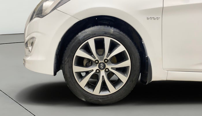 2016 Hyundai Verna FLUIDIC 4S1.6 VTVT SX AT, Petrol, Automatic, 95,846 km, Left Front Wheel