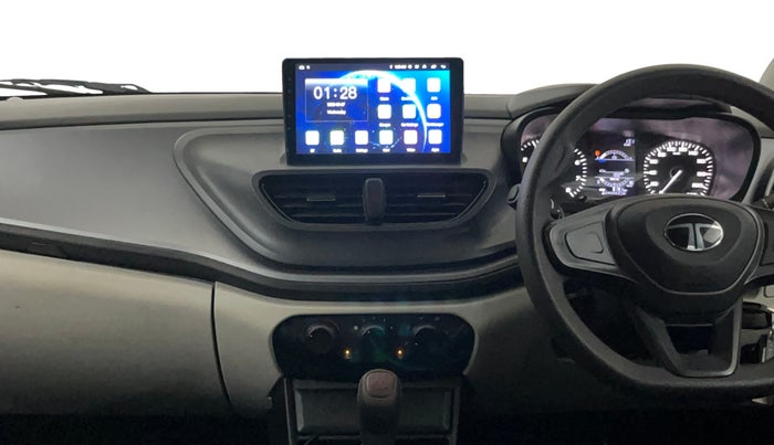 2024 Tata ALTROZ XE PETROL, Petrol, Manual, 8,121 km, Air Conditioner