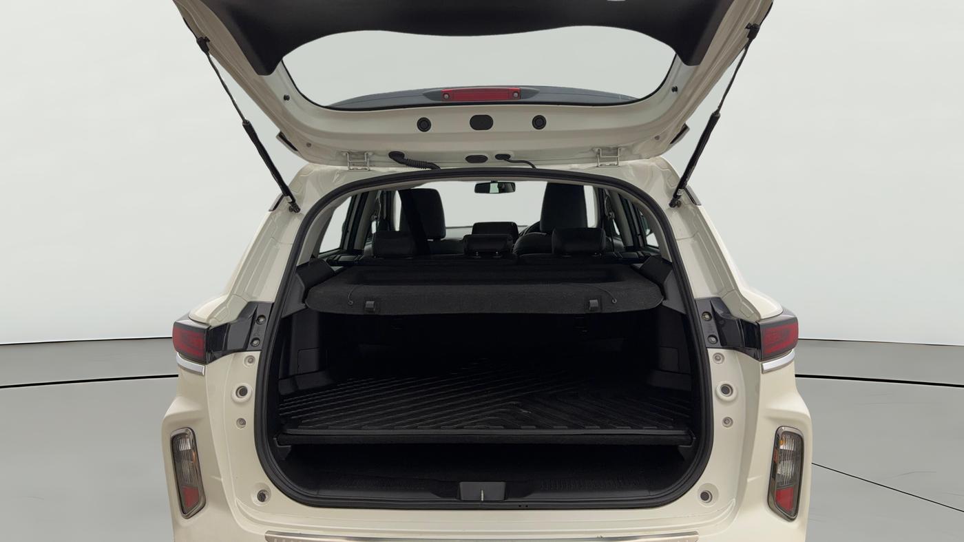 2024 Toyota URBAN CRUISER HYRYDER V HYBRID, Hybrid, Automatic, 30,657 km, Boot Open Zoomed View