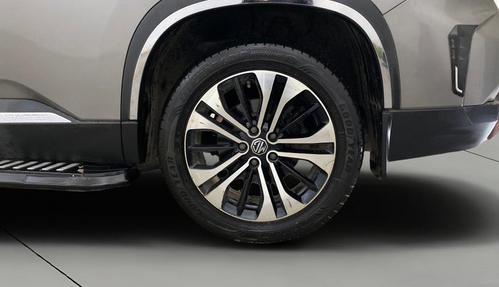 2023 MG HECTOR PLUS SHARP PRO 1.5 PETROL TURBO CVT 7 STR, Petrol, Automatic, 88,098 km, Left Rear Wheel