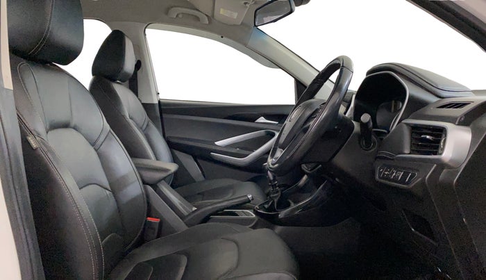 2020 MG HECTOR SMART HYBRID 1.5 PETROL, Petrol, Manual, 36,335 km, Right Side Front Door Cabin
