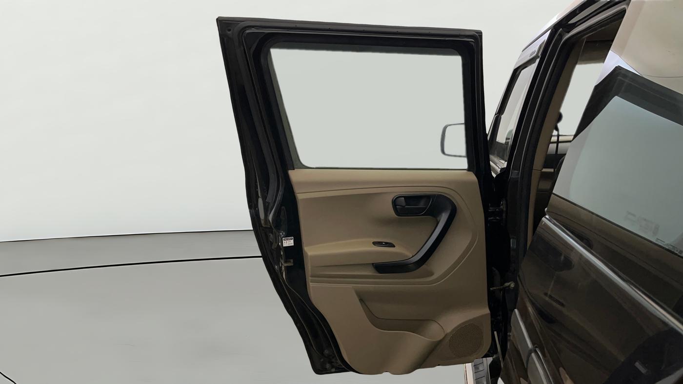 2022 Mahindra BOLERO NEO N 8, Diesel, Manual, 93,881 km, LHS Rear Door