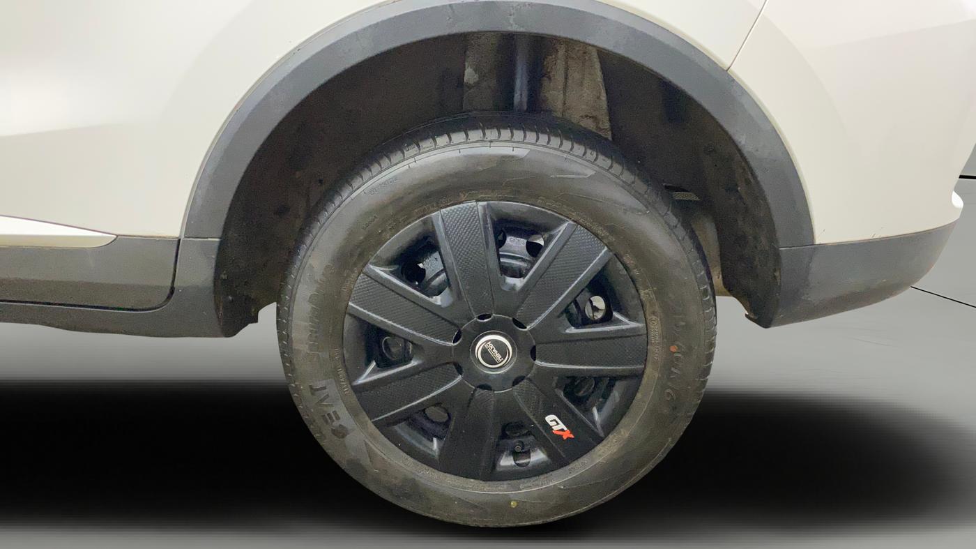 2025 MG ASTOR Sprint 1.5 MT (Ivory), Petrol, Manual, 3,298 km, Left Rear Wheel