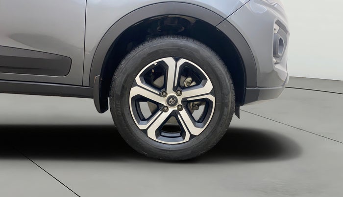 2022 Tata NEXON XZA PLUS SUNROOF PETROL, Petrol, Automatic, 63,715 km, Right Front Wheel