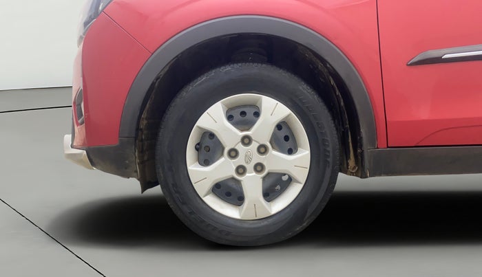 2021 Mahindra XUV300 W6 1.2 PETROL AMT, Petrol, Automatic, 59,831 km, Left Front Wheel