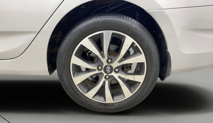 2014 Hyundai Verna FLUIDIC 1.6 VTVT SX, Petrol, Manual, 81,762 km, Left Rear Wheel