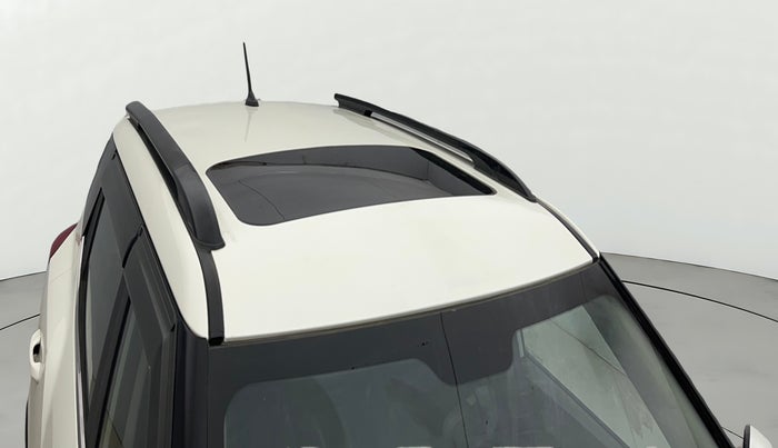 2022 Mahindra XUV300 W6 1.2 PETROL AMT, Petrol, Automatic, 18,956 km, Roof