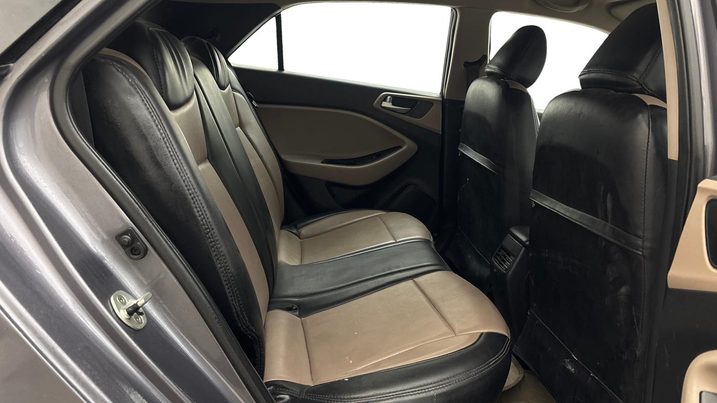 2020 Hyundai Elite i20 MAGNA PLUS 1.2, Petrol, Manual, 75,041 km, Right Side Rear Door Cabin