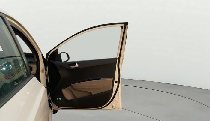 2014 Hyundai Xcent S 1.2, Petrol, Manual, 98,800 km, RHS Front Door